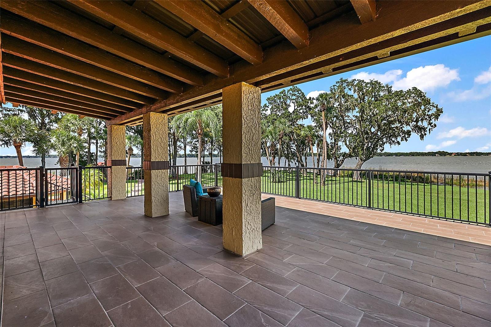 SQUIRREL POINT - Residential