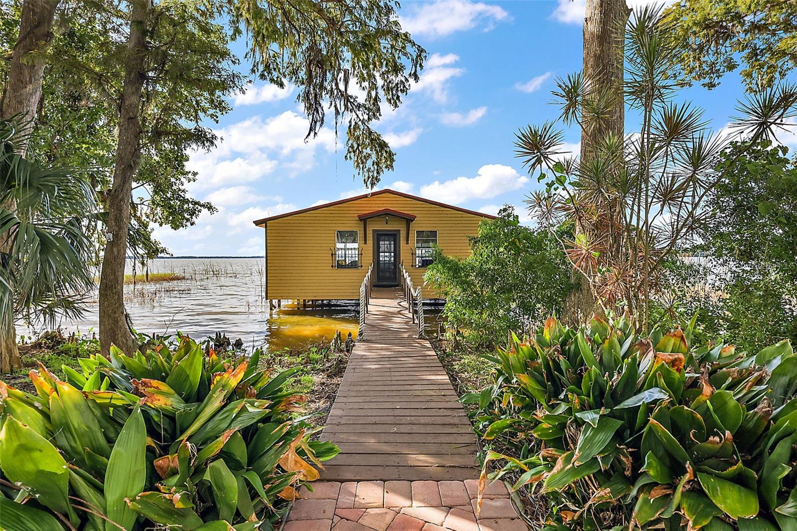 SQUIRREL POINT - Residential