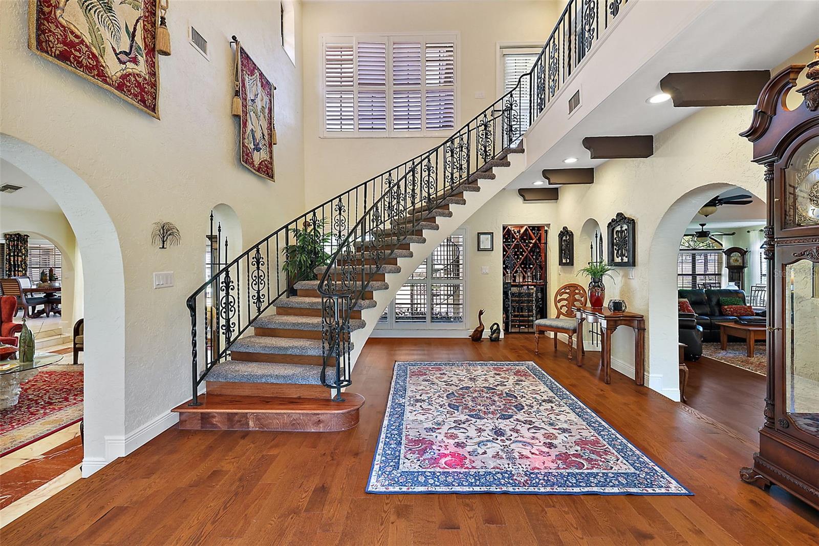 SQUIRREL POINT - Residential