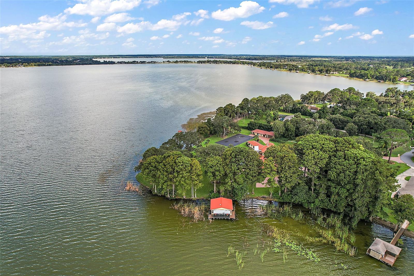 SQUIRREL POINT - Residential