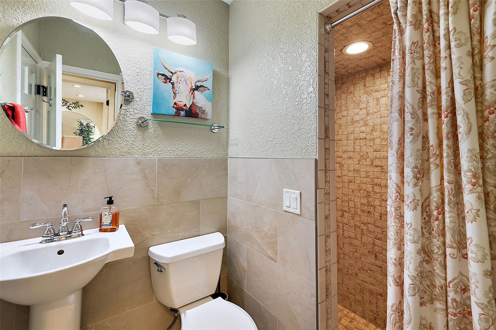 SQUIRREL POINT - Residential