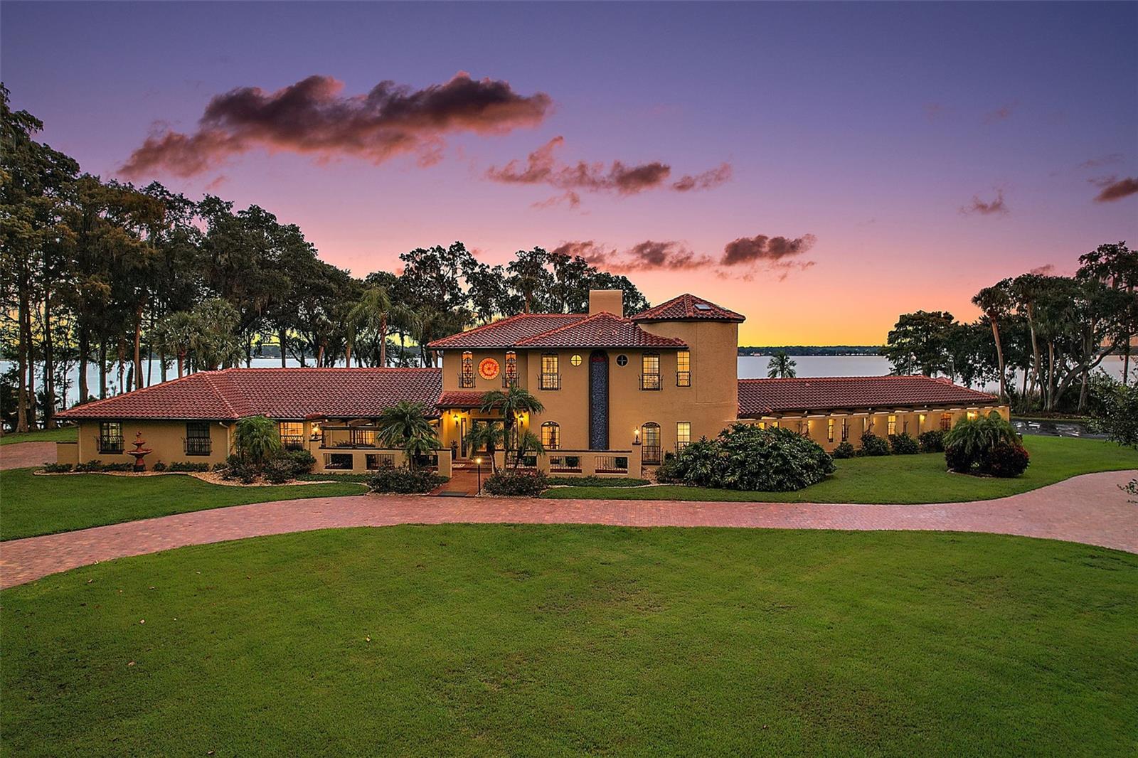 SQUIRREL POINT - Residential