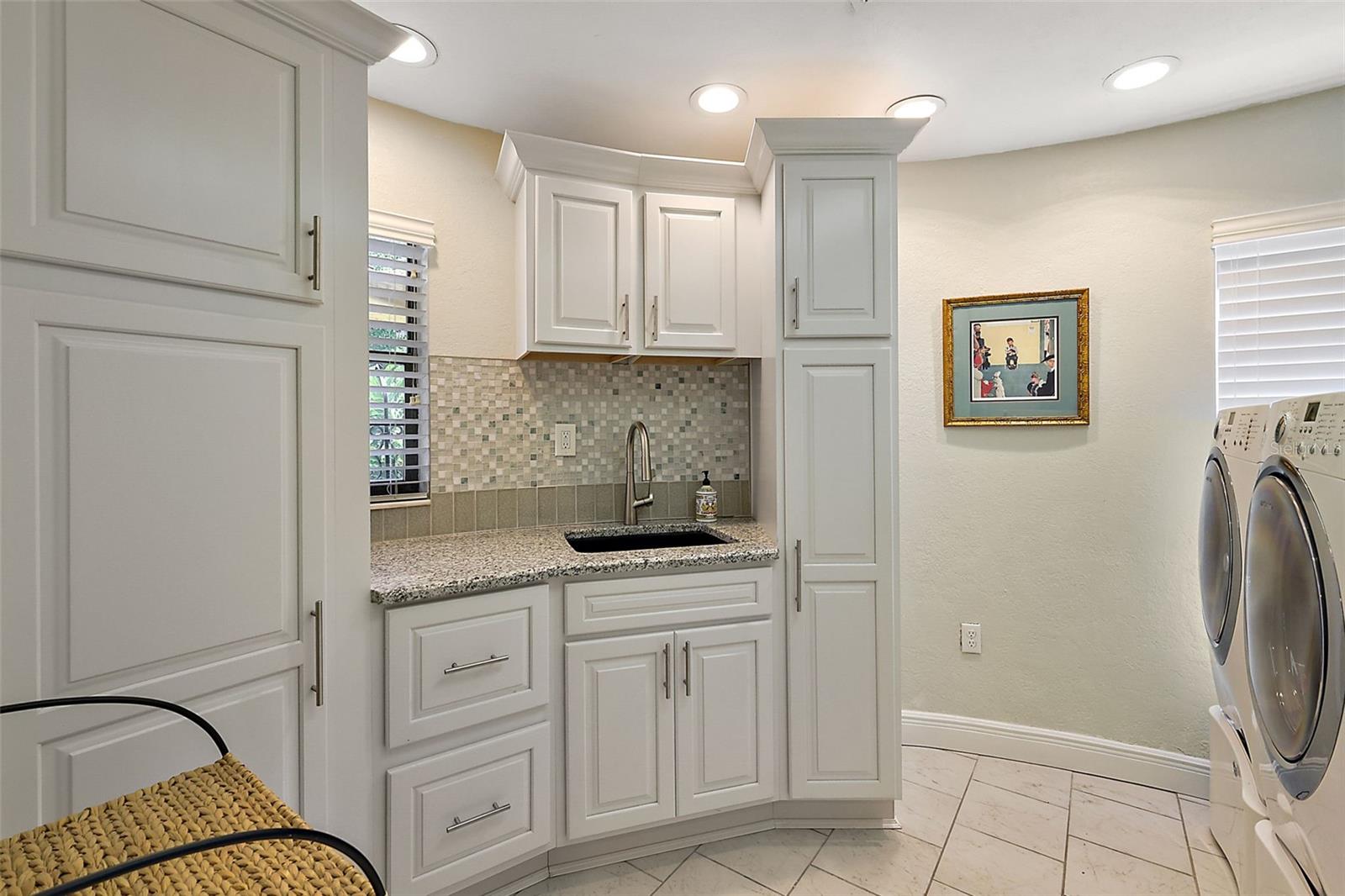 SQUIRREL POINT - Residential