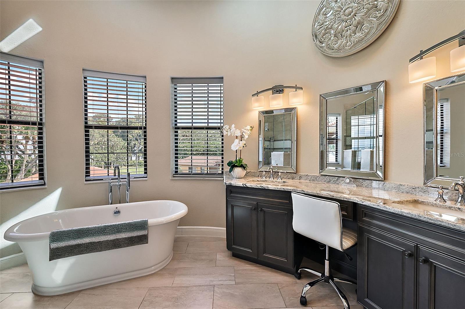 SQUIRREL POINT - Residential