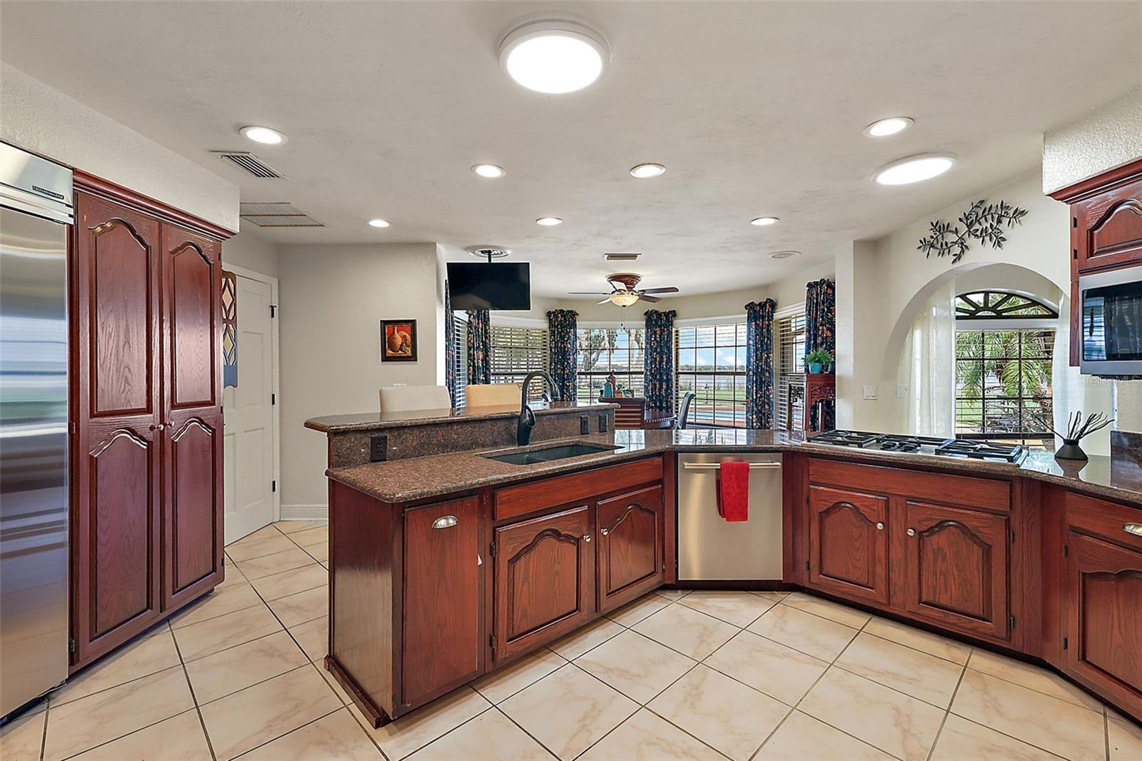 SQUIRREL POINT - Residential