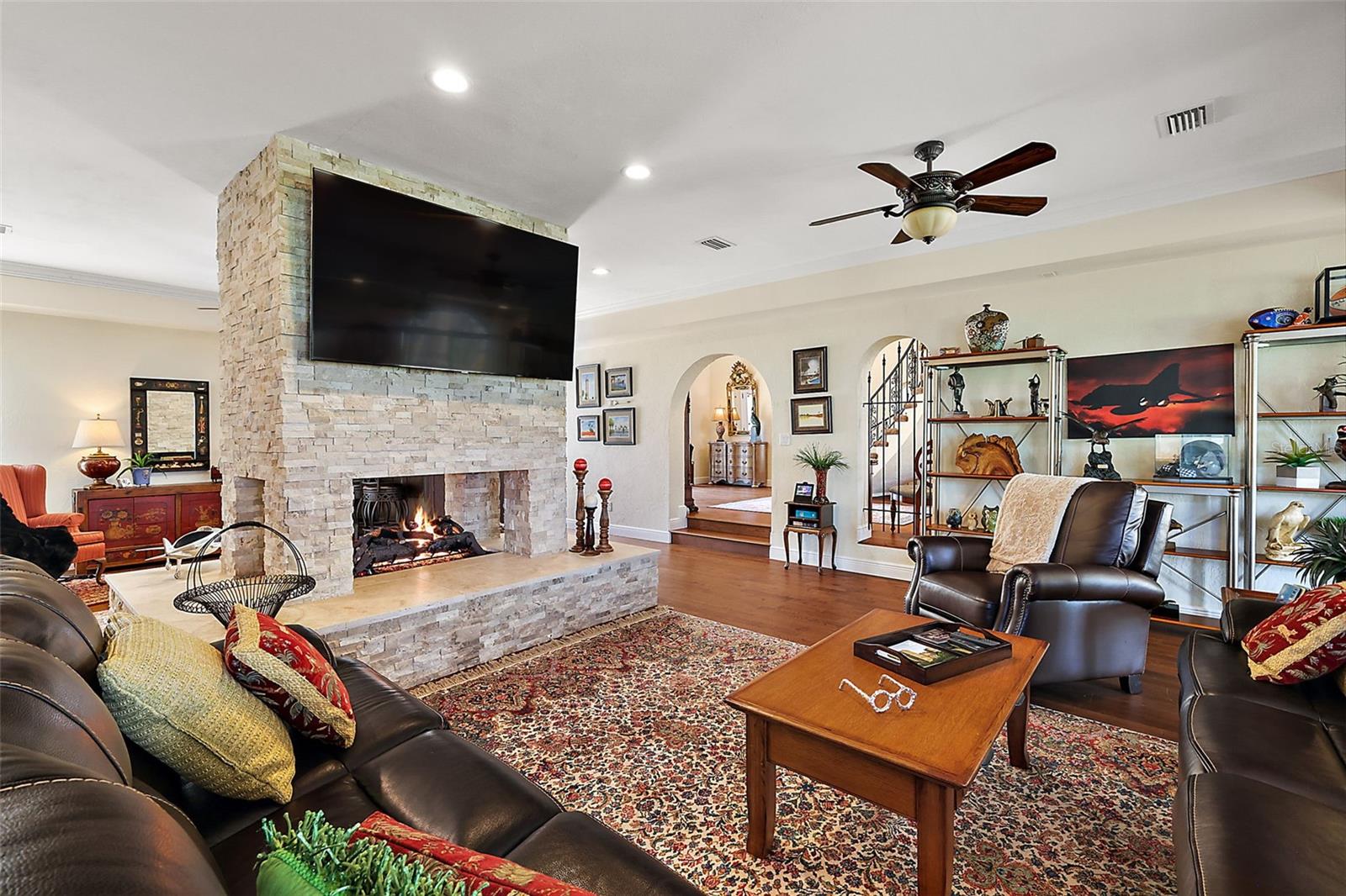 SQUIRREL POINT - Residential