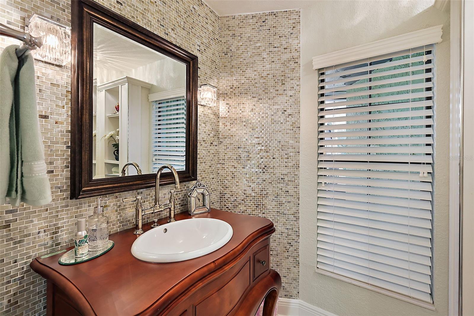 SQUIRREL POINT - Residential