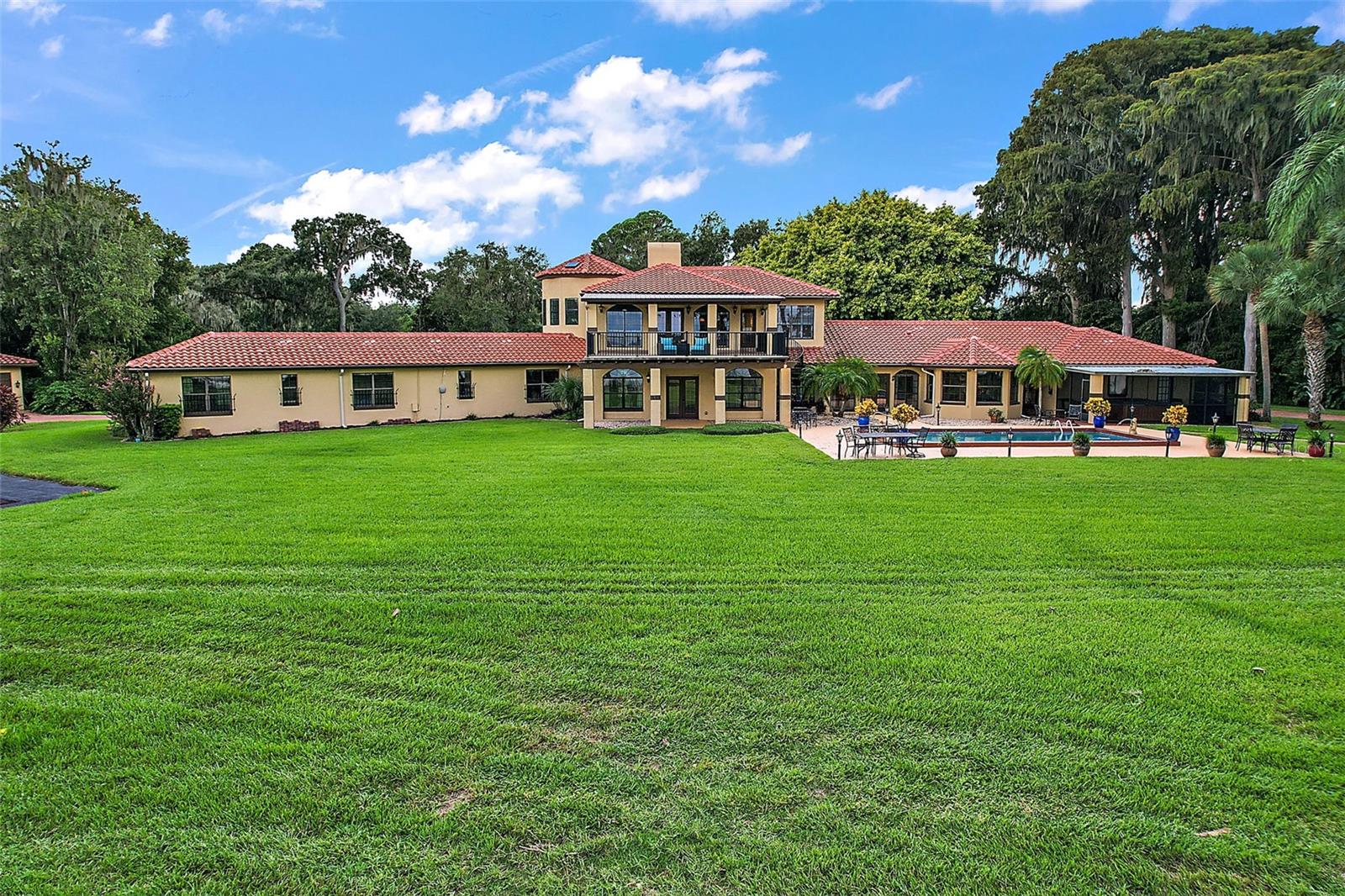 SQUIRREL POINT - Residential