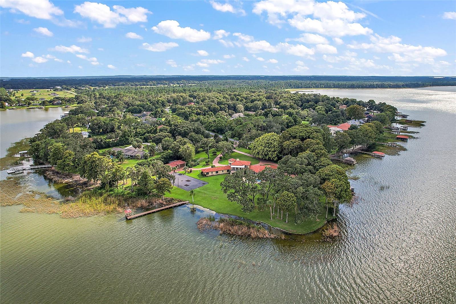 SQUIRREL POINT - Residential