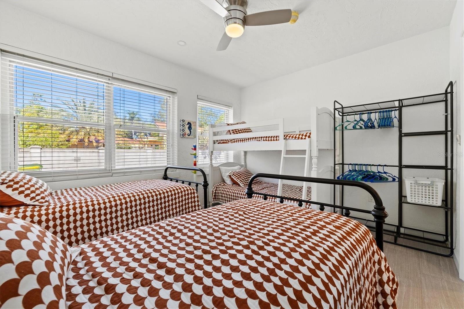 RINGLING BLVD SUB - Residential Lease