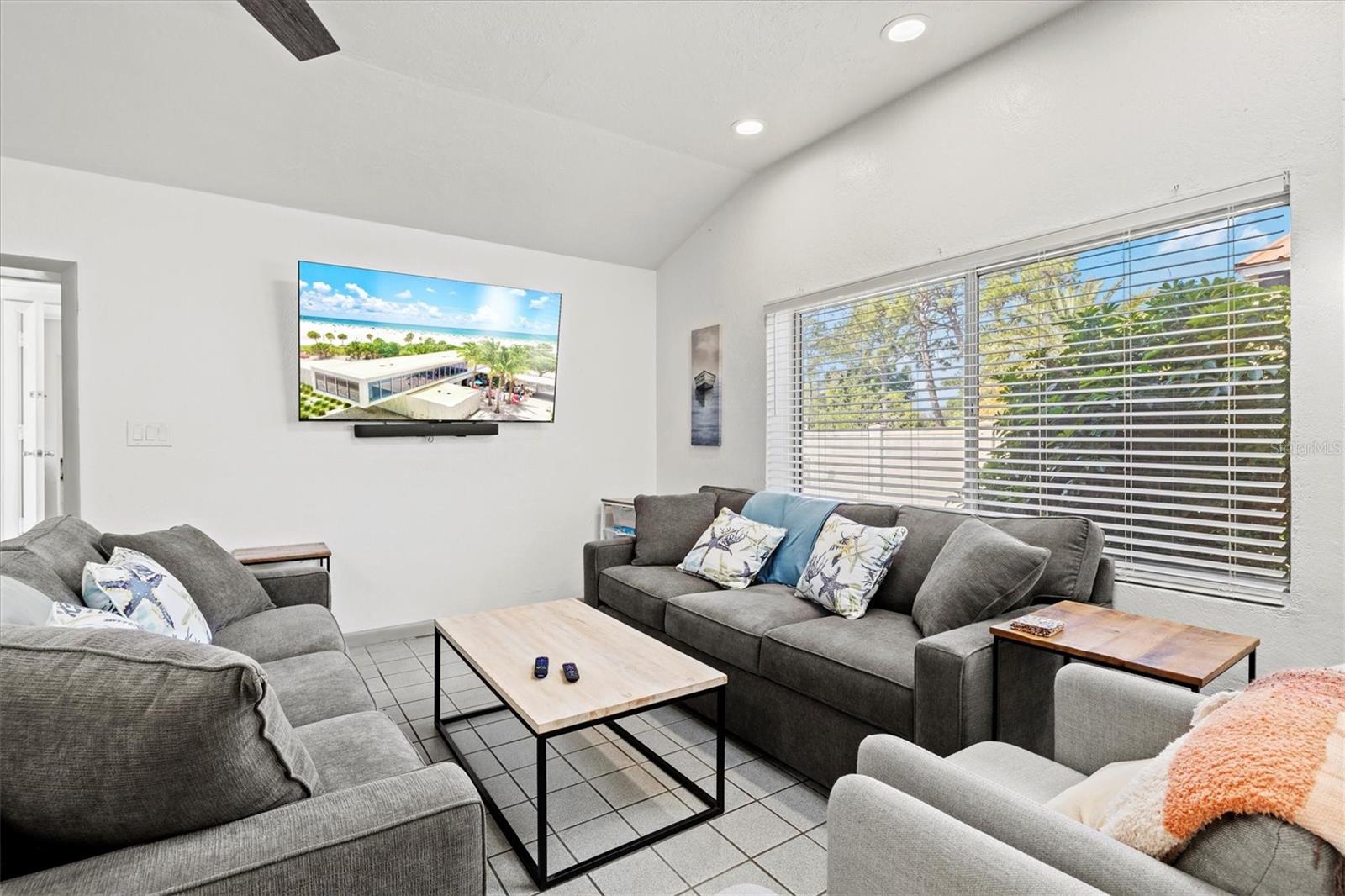 RINGLING BLVD SUB - Residential Lease