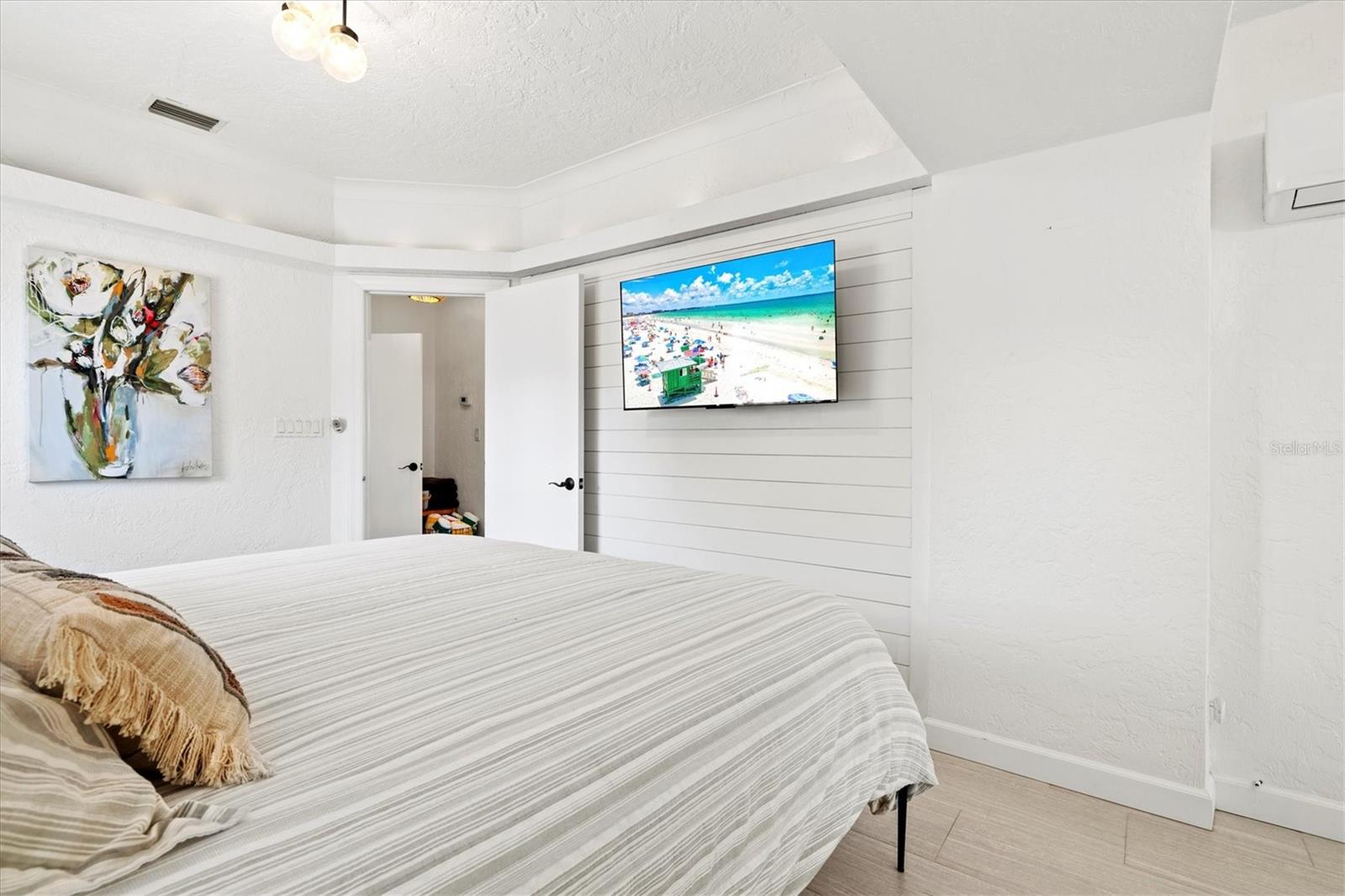 RINGLING BLVD SUB - Residential Lease