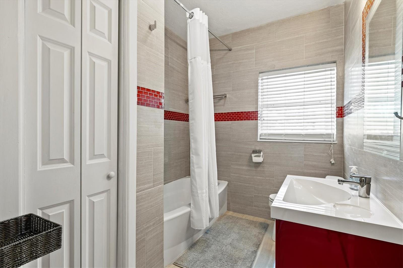 RINGLING BLVD SUB - Residential Lease