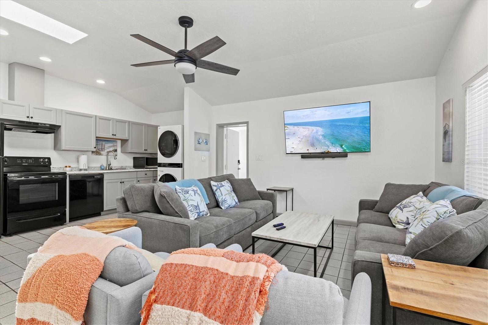 RINGLING BLVD SUB - Residential Lease