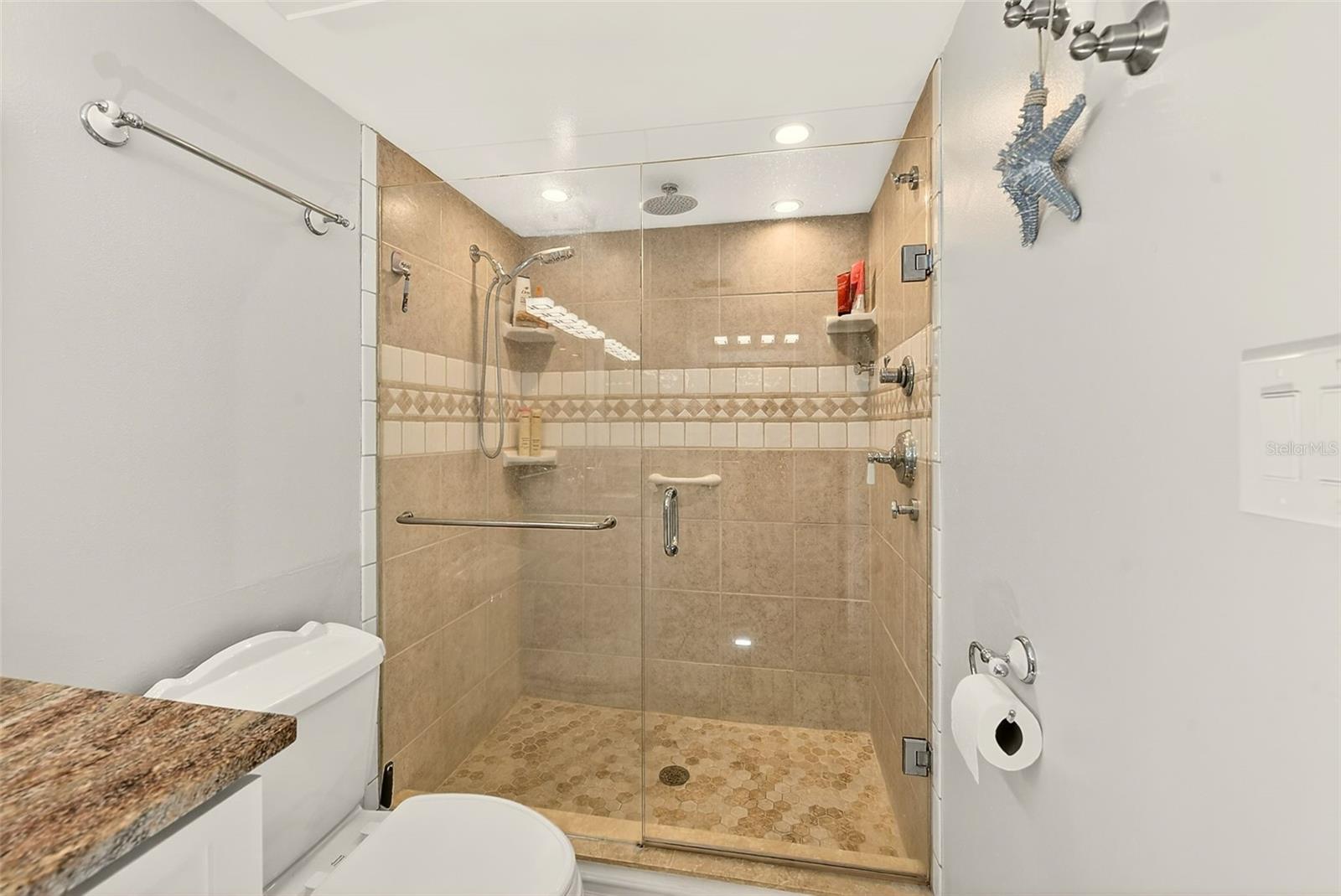 ISLAND VIEW SOUTH CONDO - Residential