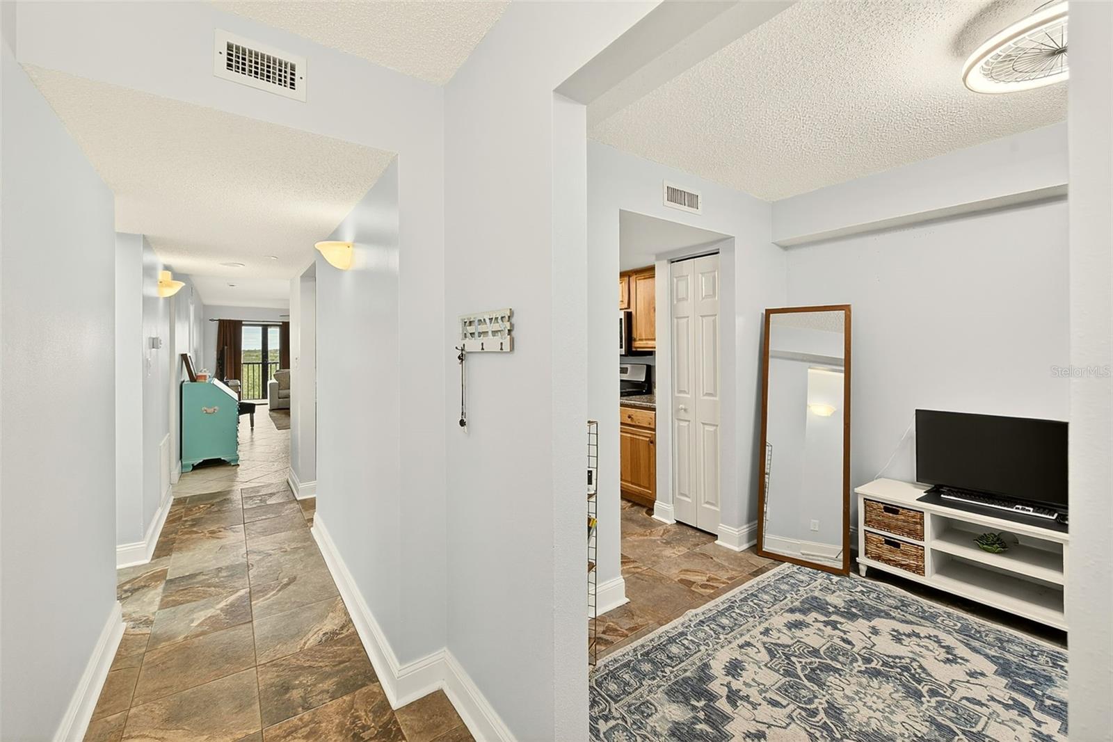 ISLAND VIEW SOUTH CONDO - Residential