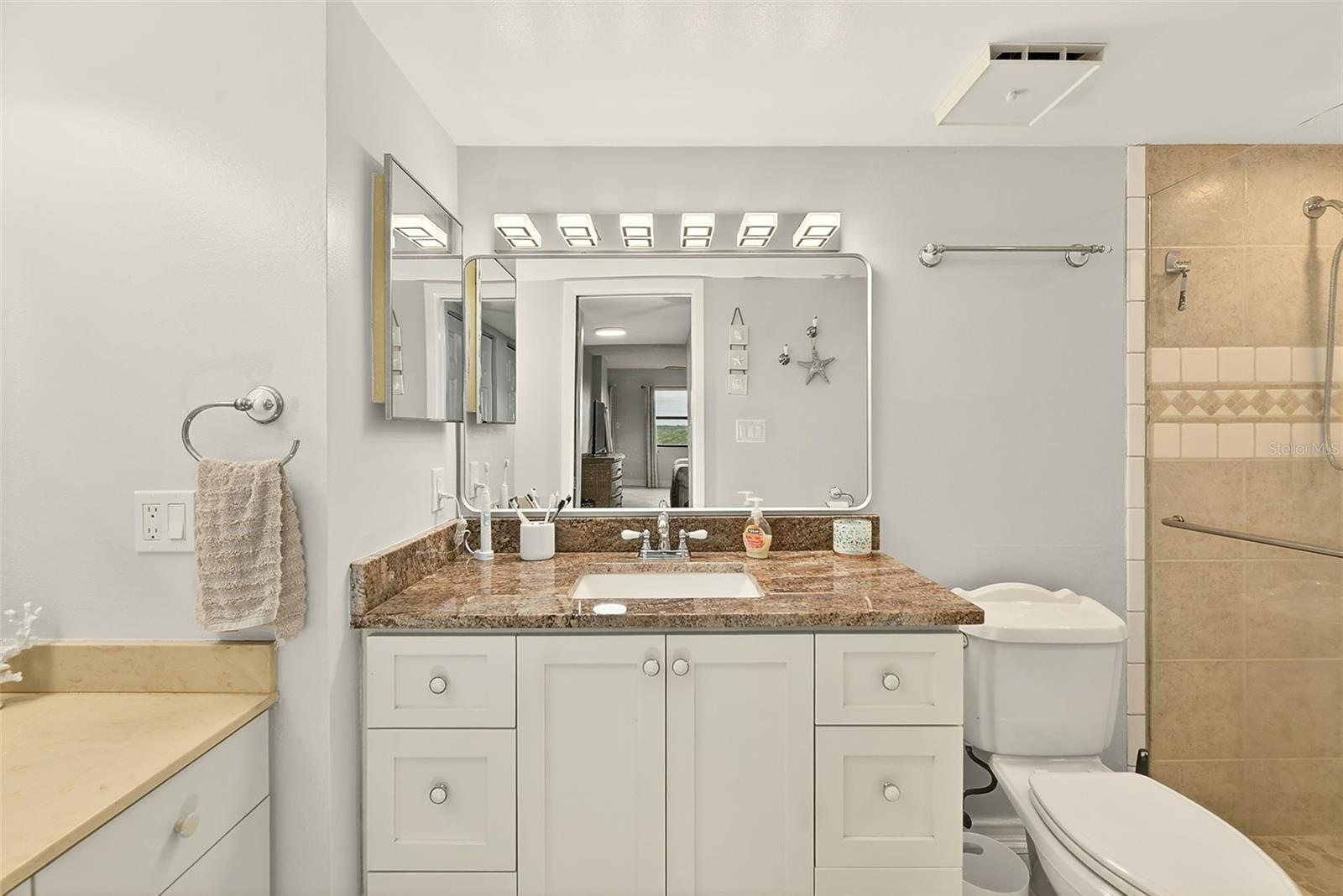 ISLAND VIEW SOUTH CONDO - Residential