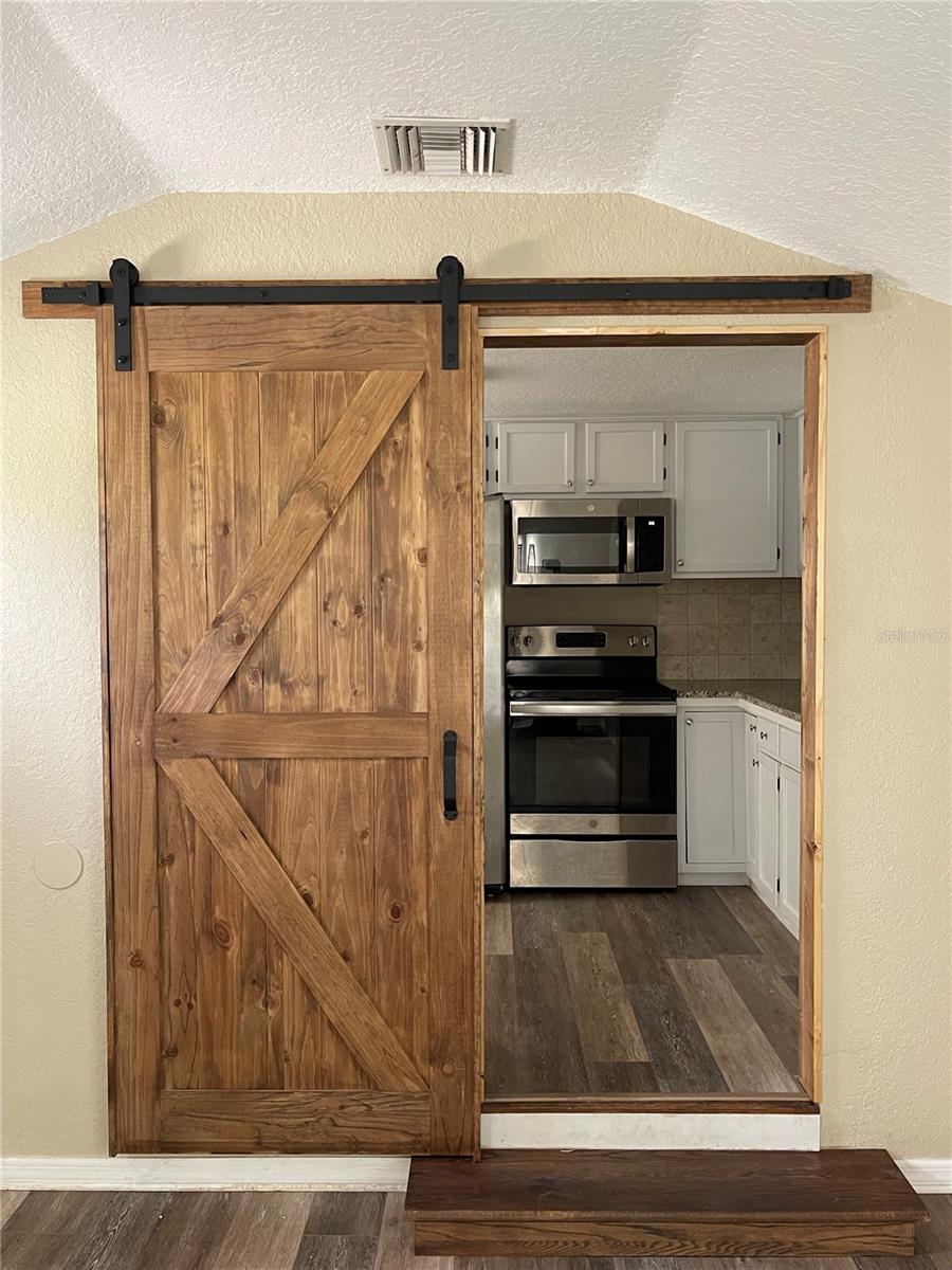 EL RANCHO PARK ADD BLK B - Residential