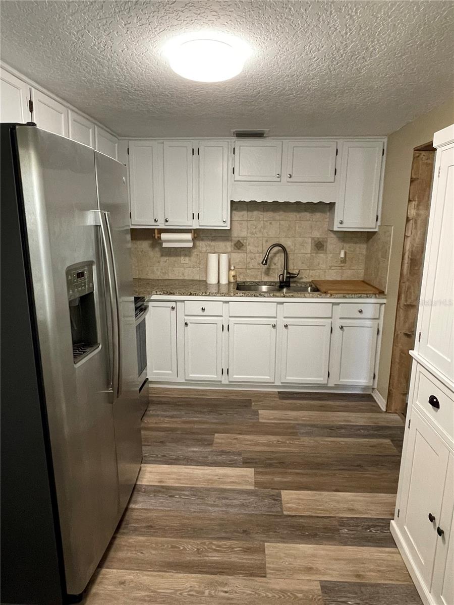 EL RANCHO PARK ADD BLK B - Residential