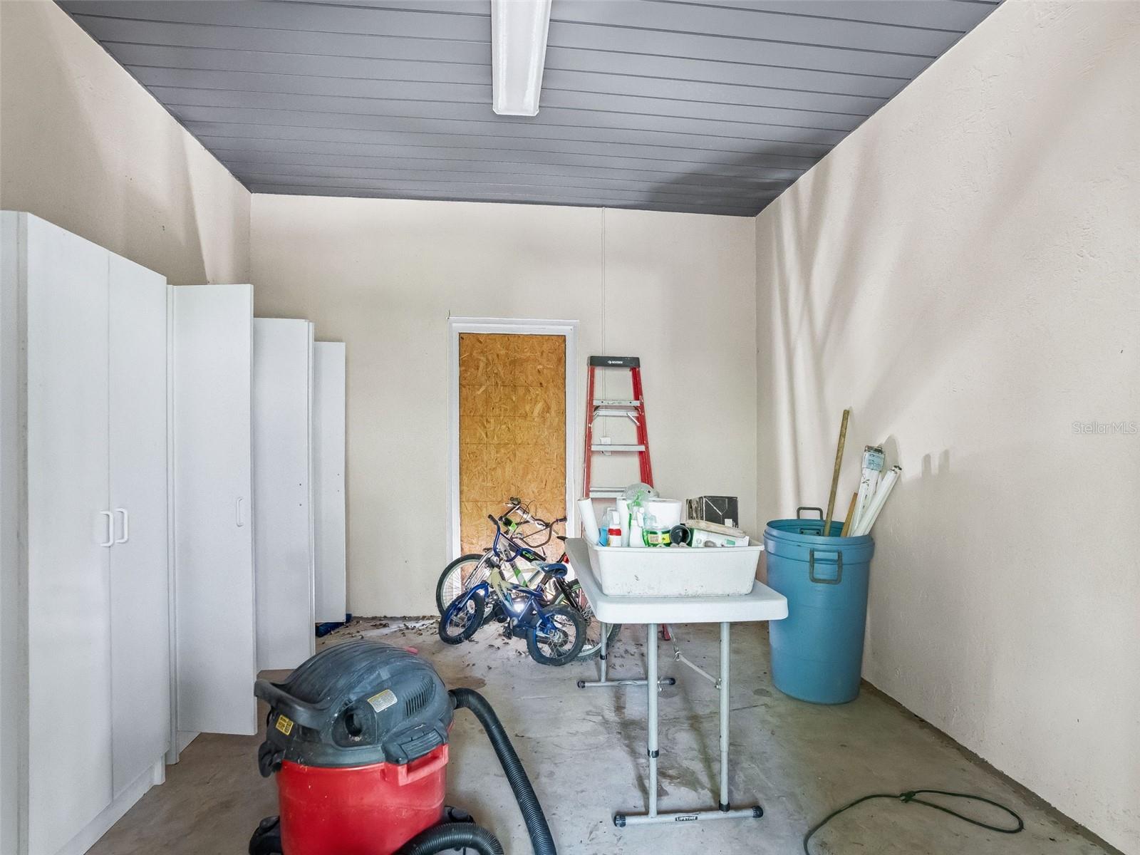 ROCK HOLLOW ESTATE - Residential