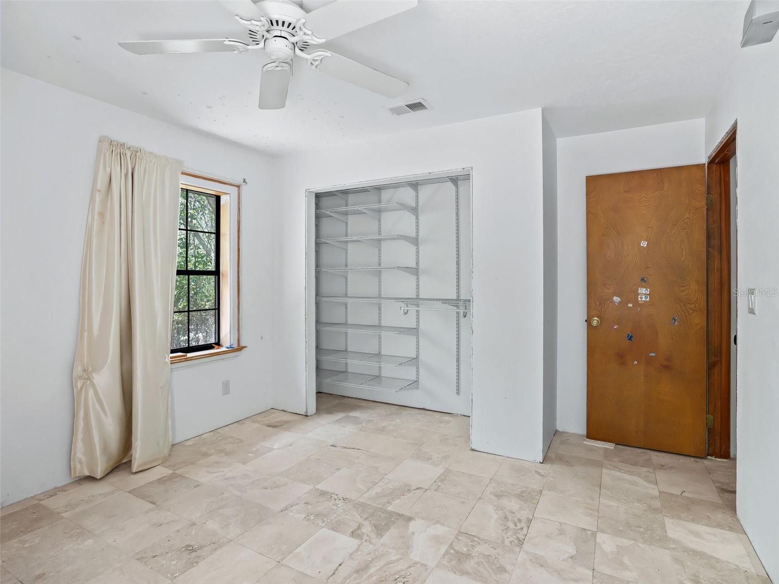 ROCK HOLLOW ESTATE - Residential