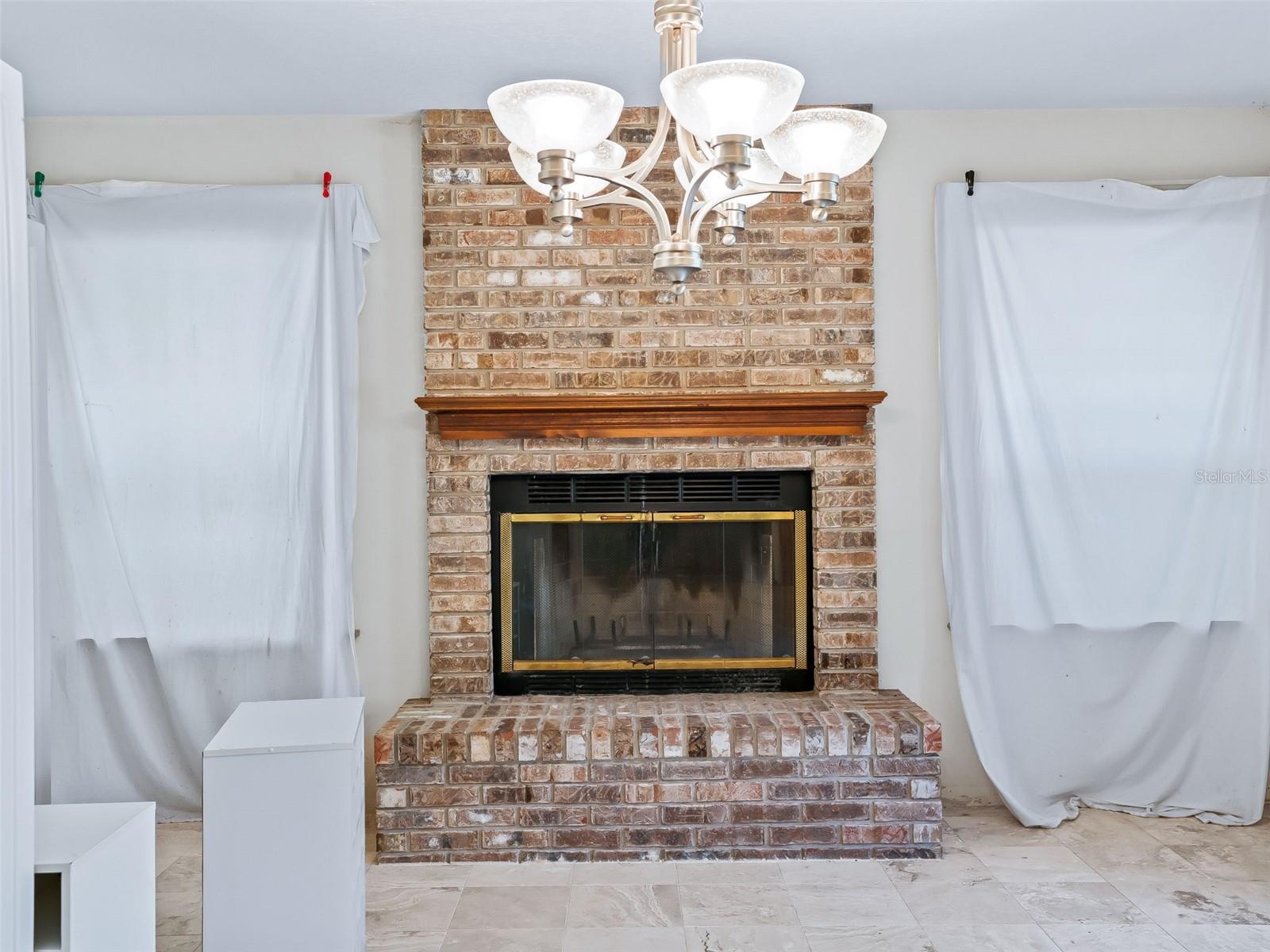 ROCK HOLLOW ESTATE - Residential