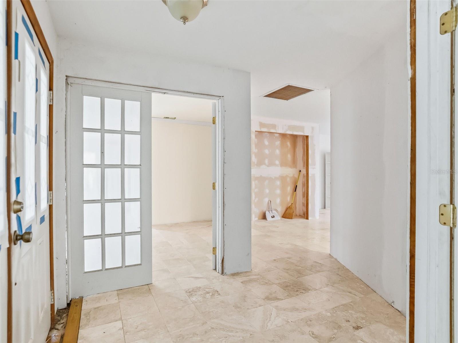 ROCK HOLLOW ESTATE - Residential