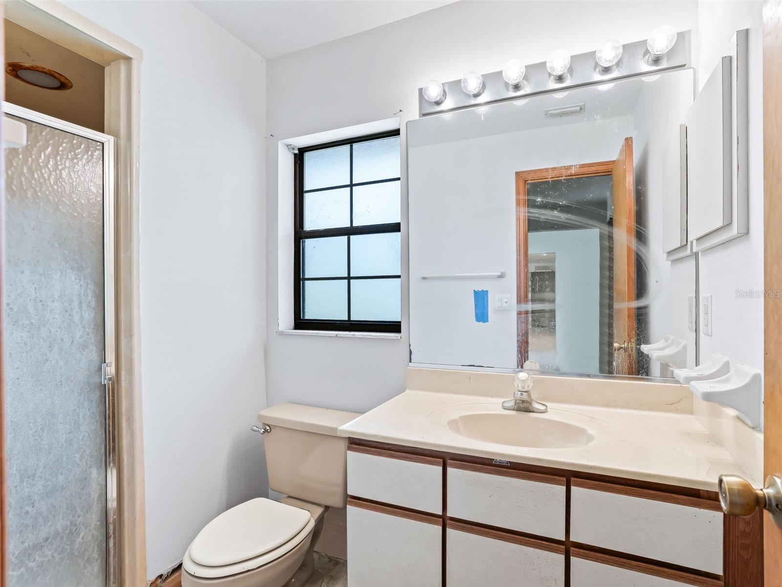 ROCK HOLLOW ESTATE - Residential