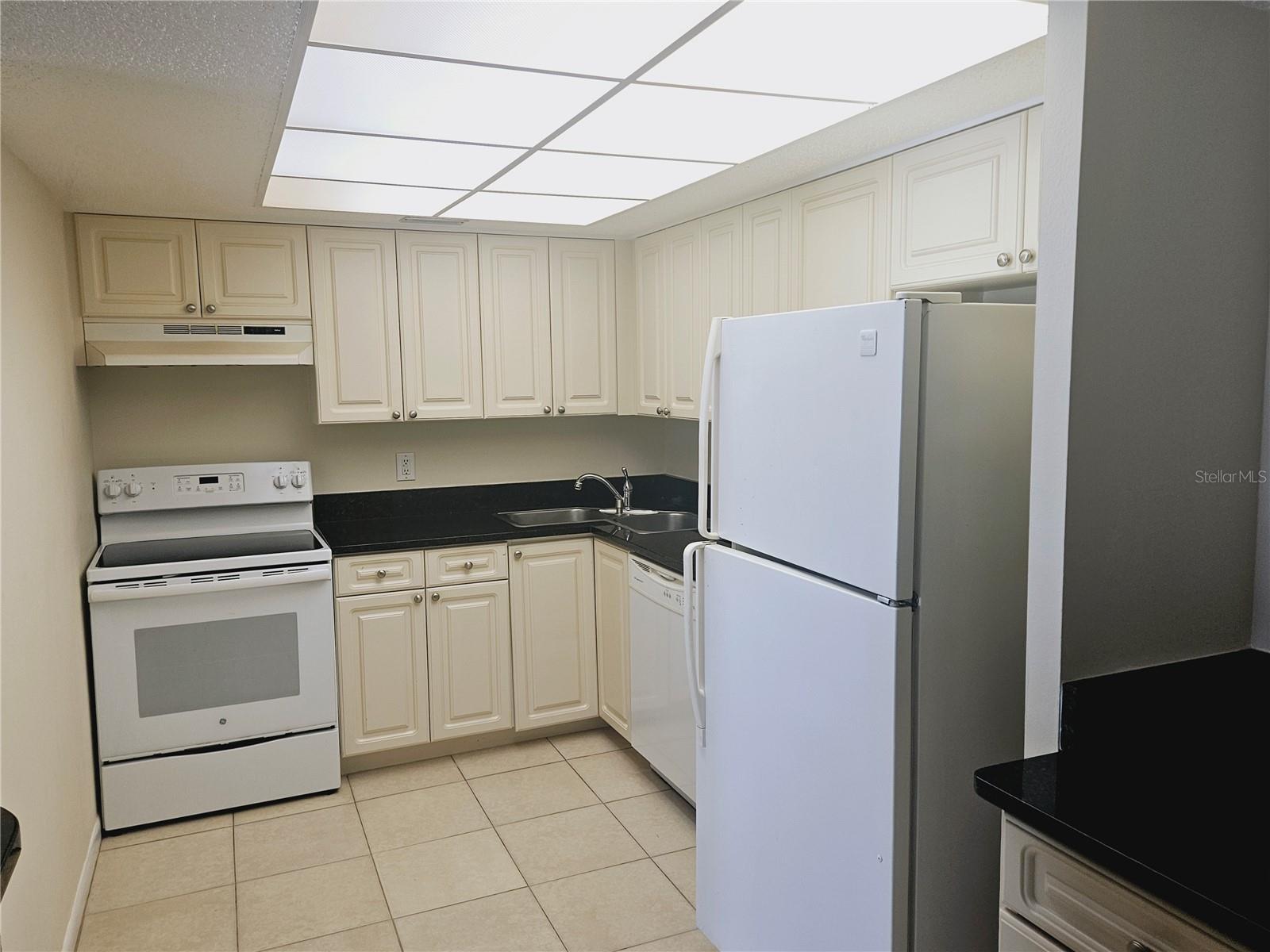 CLEARWATER POINT 7 TENNIS - Residential Lease
