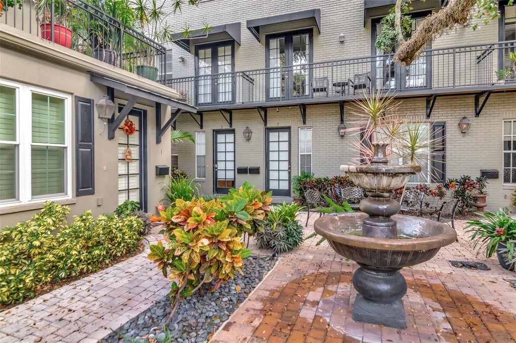 Photo of 1008 S Moody Avenue #2, Tampa, FL 33629 (MLS # TB8552758)