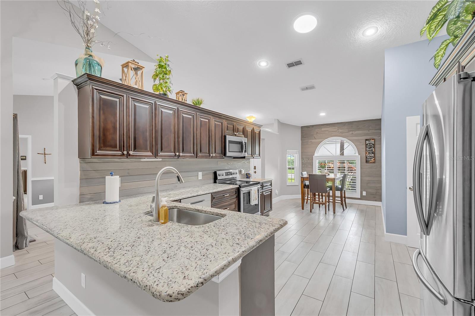 1584 THORNHILL CIRCLE