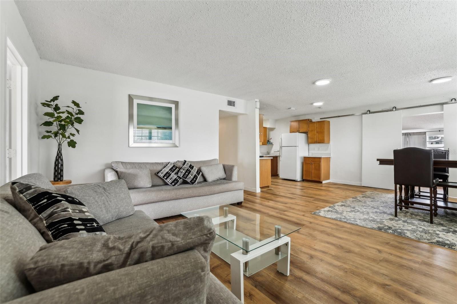 1413 EVANGELINE AVENUE