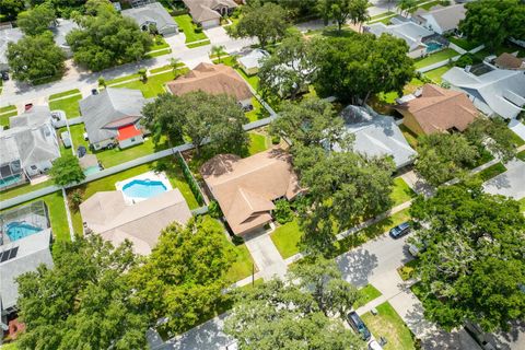 A home in VALRICO