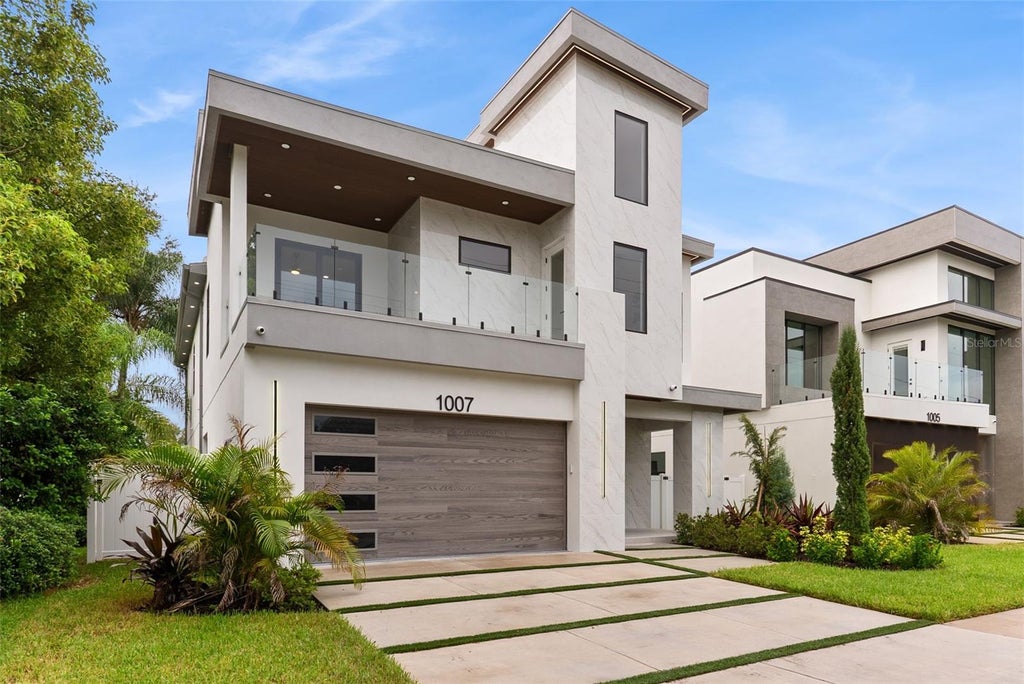 Photo of 1007 W Braddock Street, Tampa, FL 33603 (MLS # TB8556144)