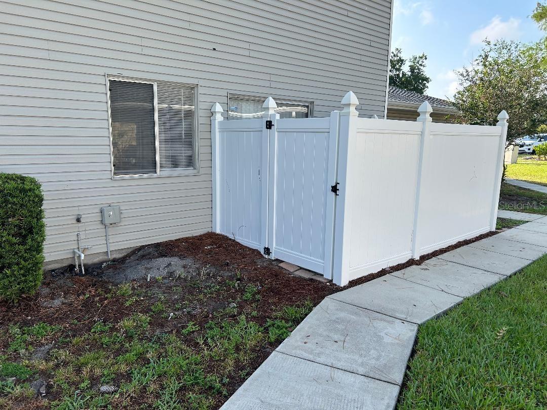 PINE SHADOWS CONDO PH 01 - Residential Lease