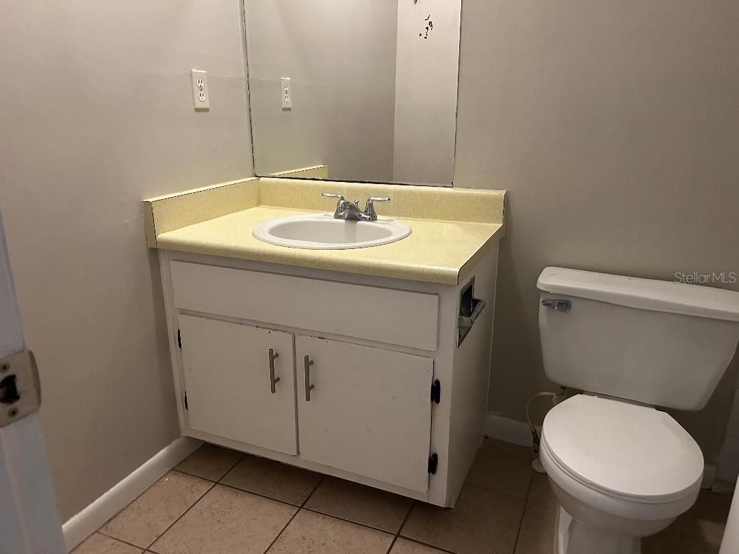 PINE SHADOWS CONDO PH 01 - Residential Lease