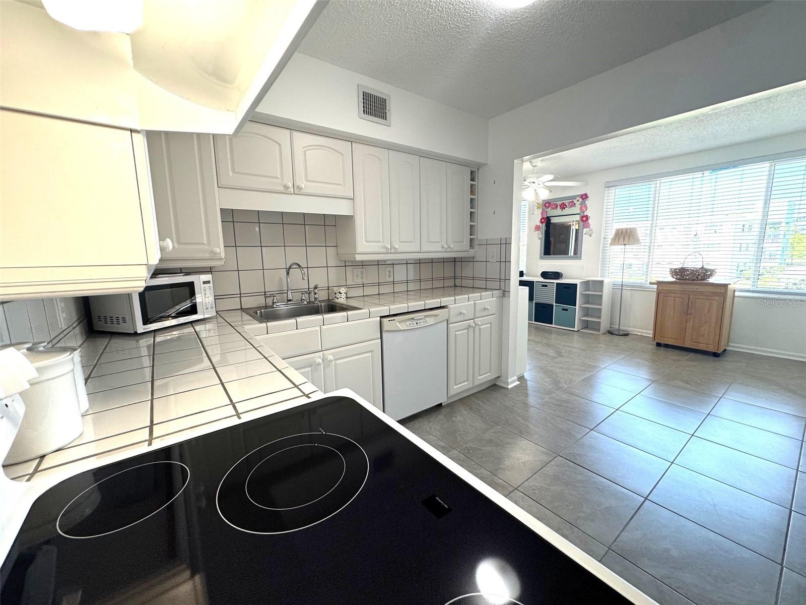 2466 ECUADORIAN WAY 42