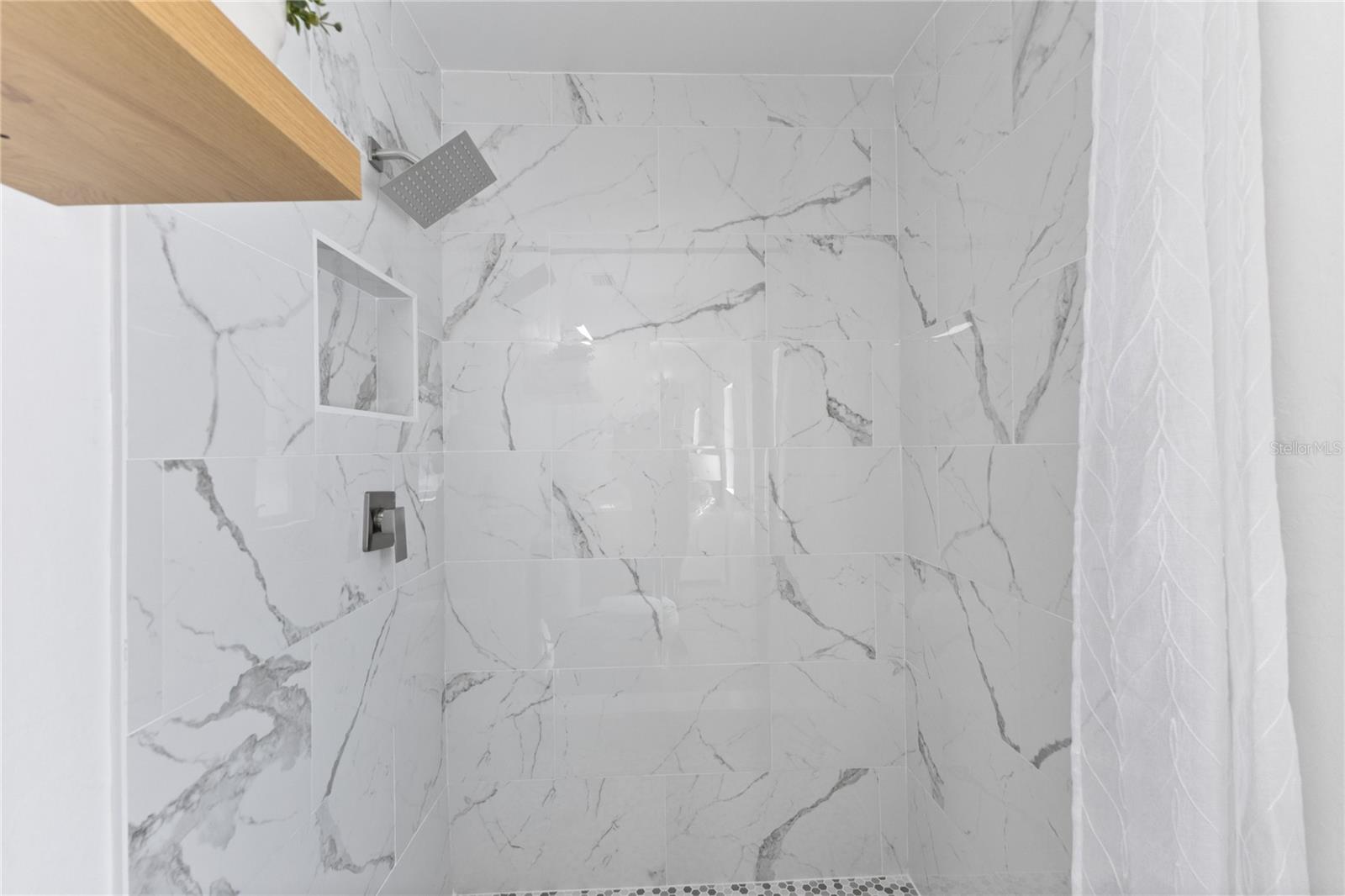 BAY CREST PARK UNIT 04 - Residential