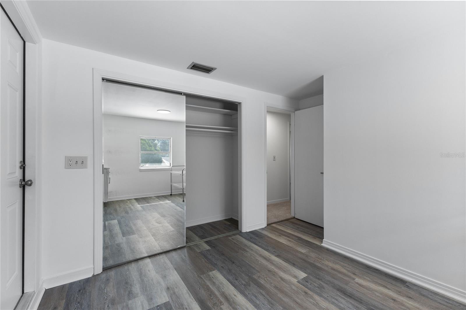 BAY CREST PARK UNIT 04 - Residential