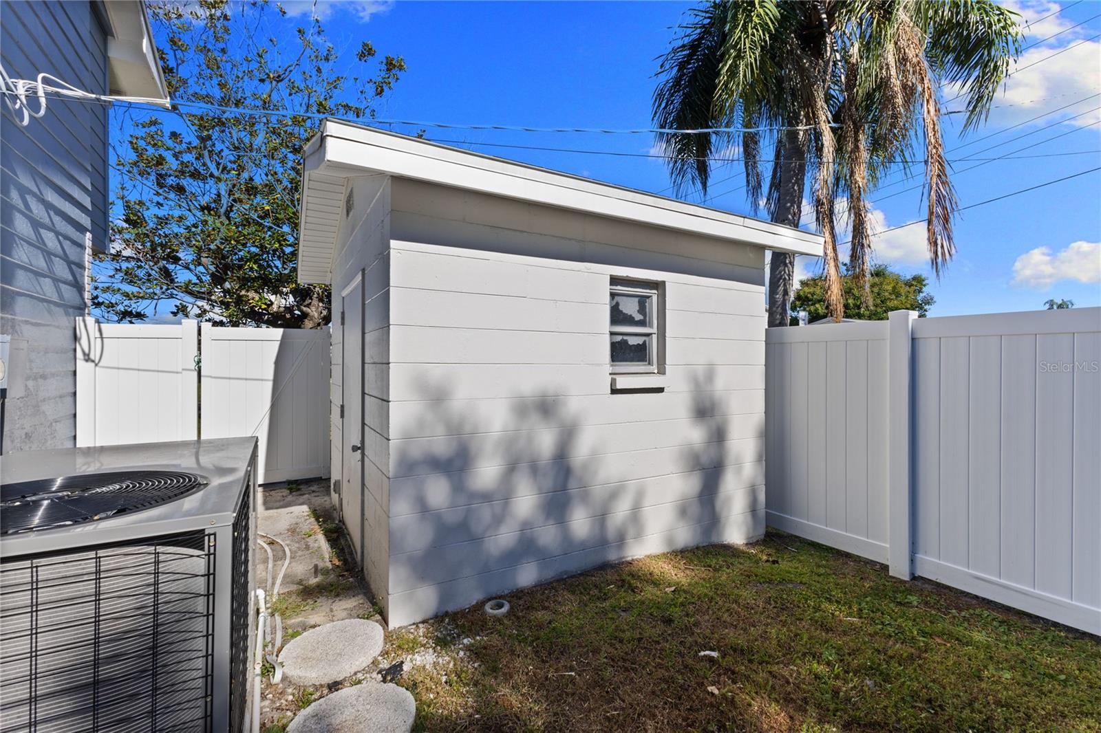 BAY CREST PARK UNIT 04 - Residential