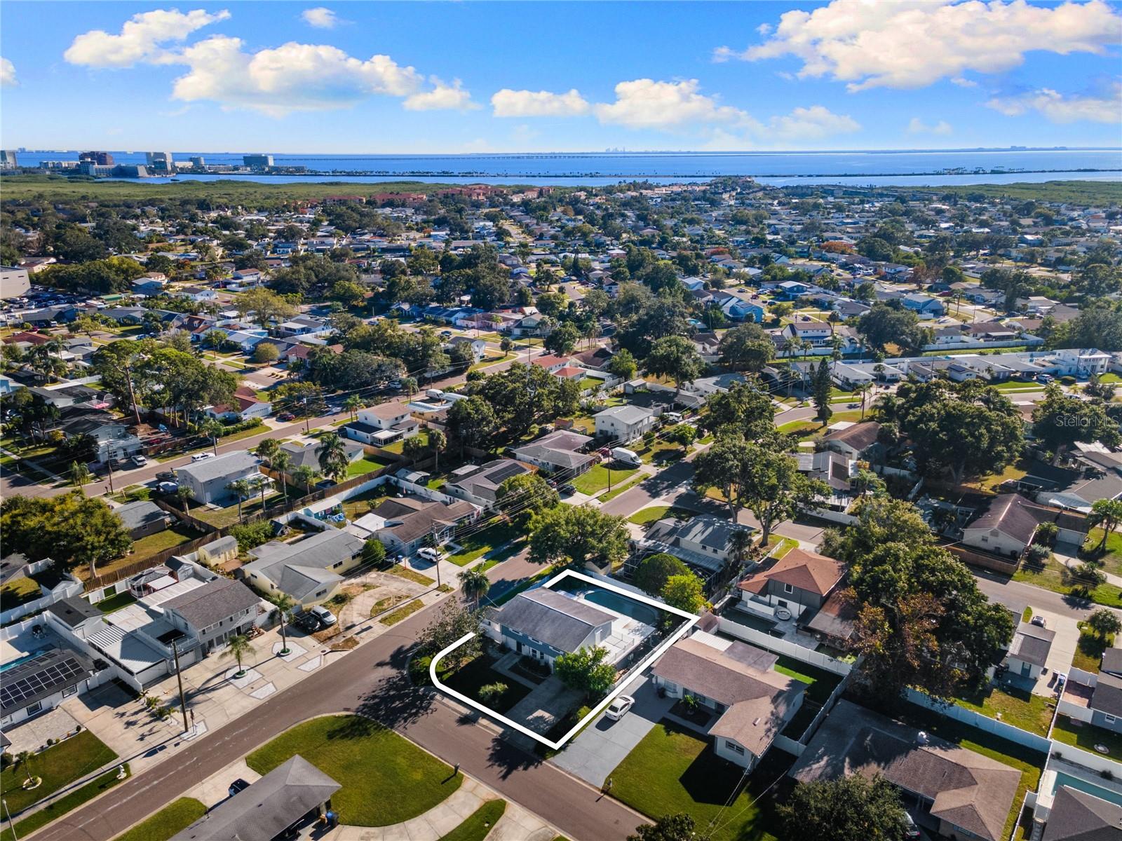 BAY CREST PARK UNIT 04 - Residential