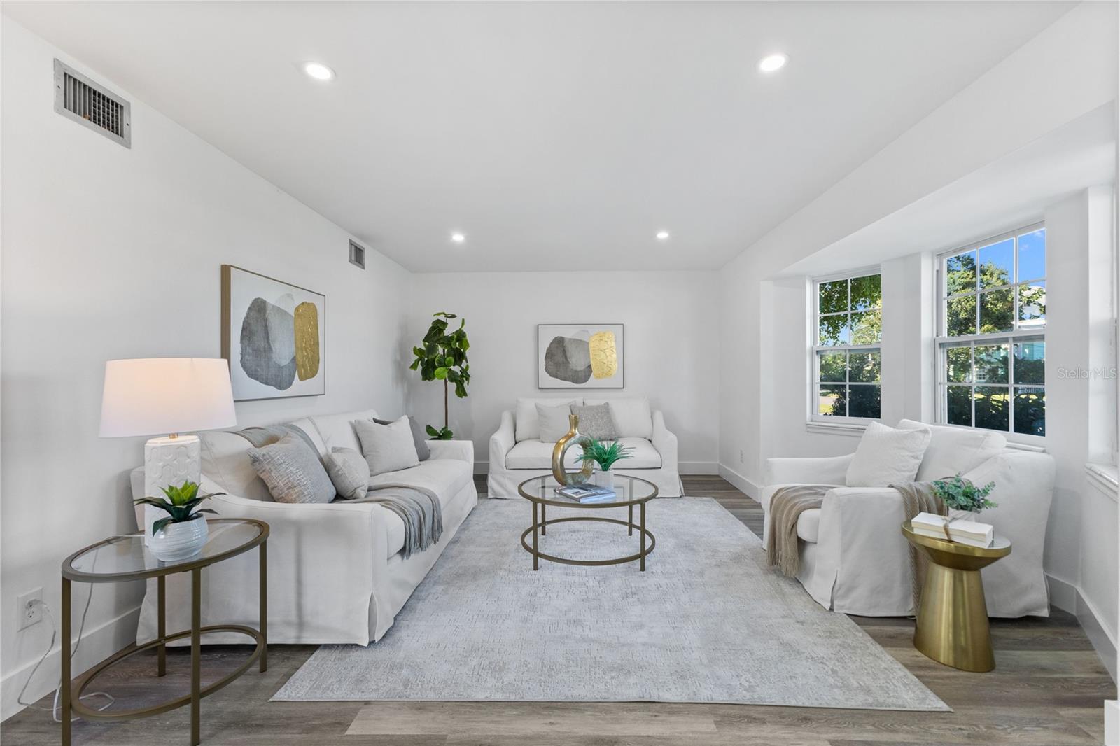 BAY CREST PARK UNIT 04 - Residential