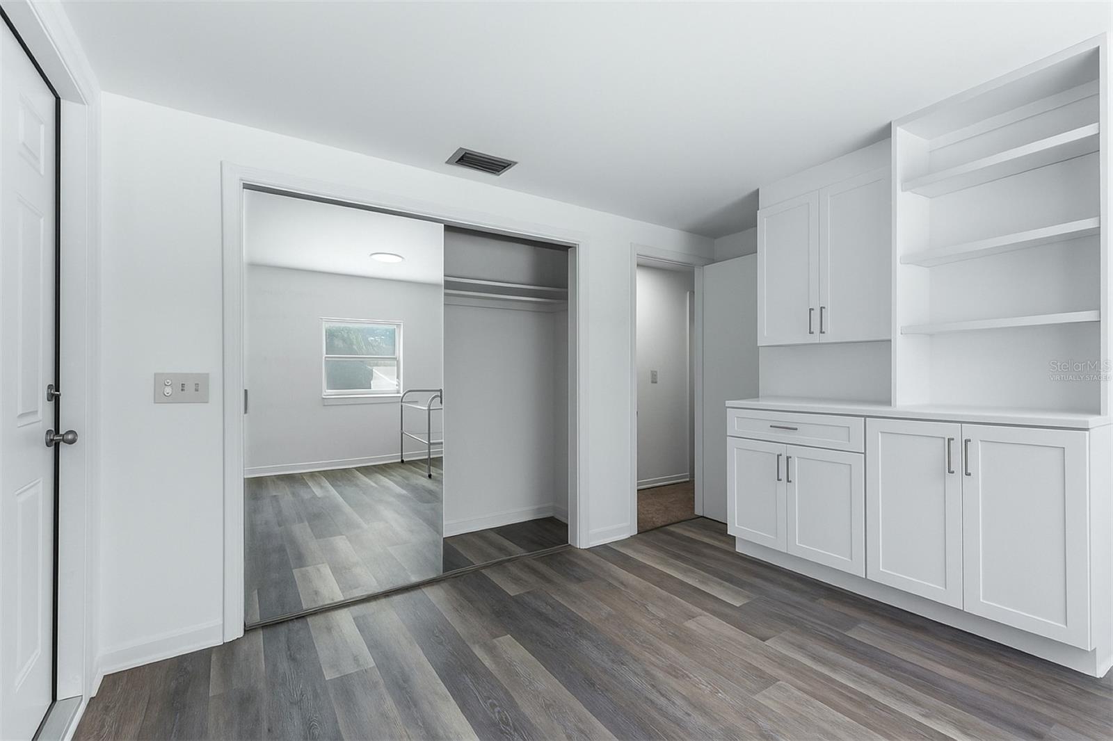 BAY CREST PARK UNIT 04 - Residential