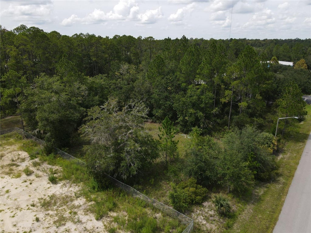 Photo of 4 NW 16th Street, Gainesville, FL 32653 (MLS # GC543141)