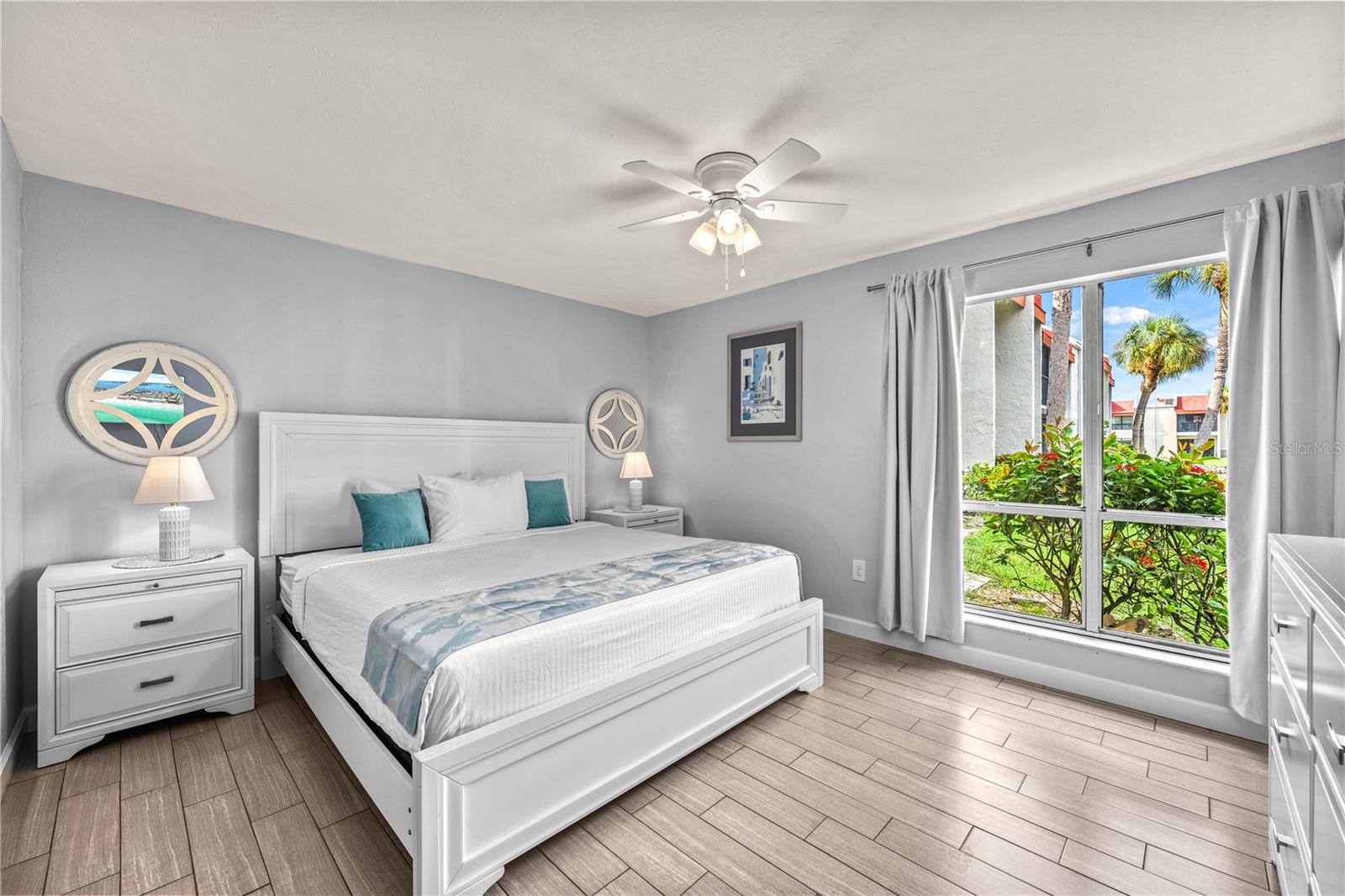 RUNAWAY BAY - Residential