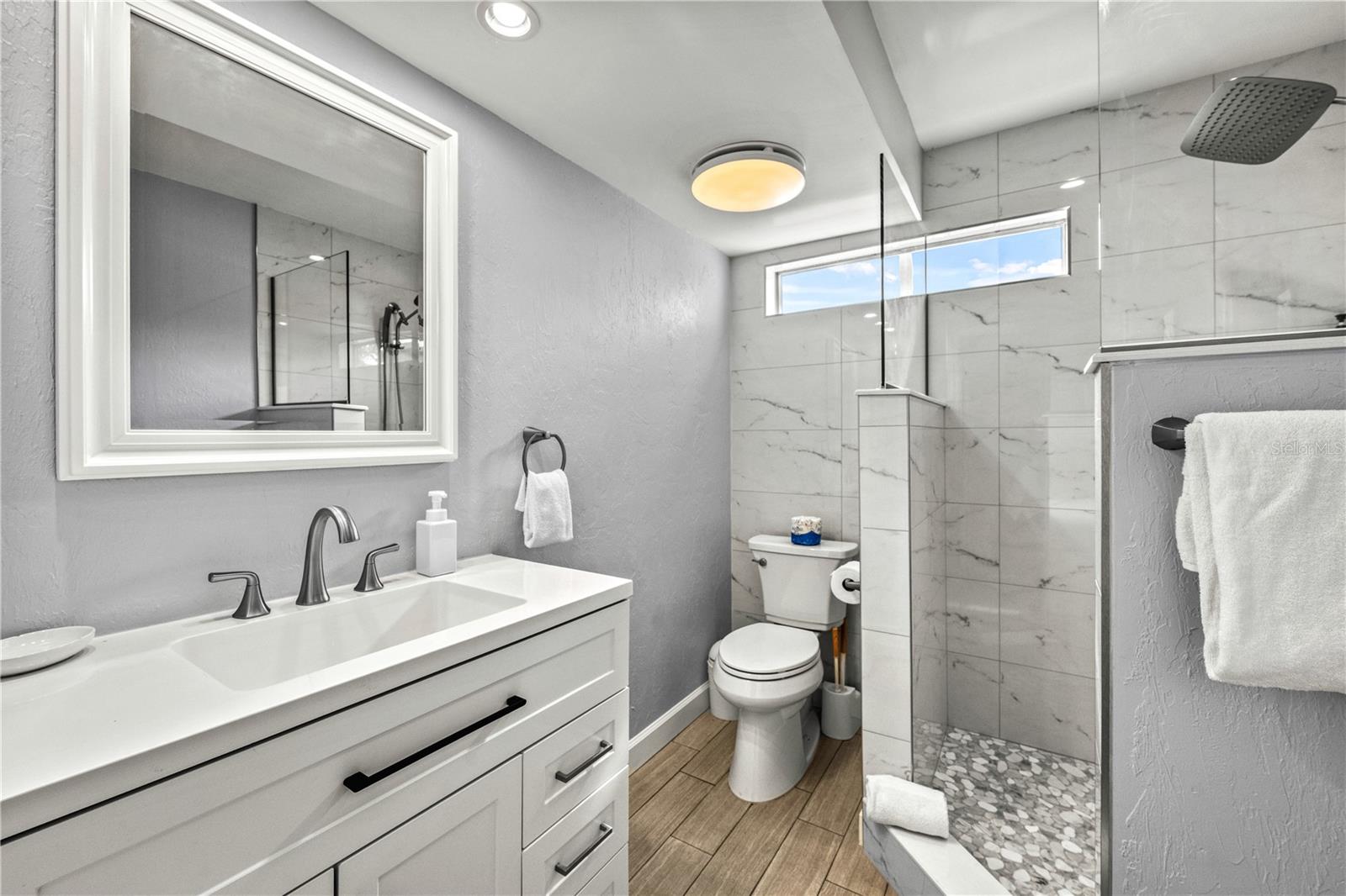 RUNAWAY BAY - Residential