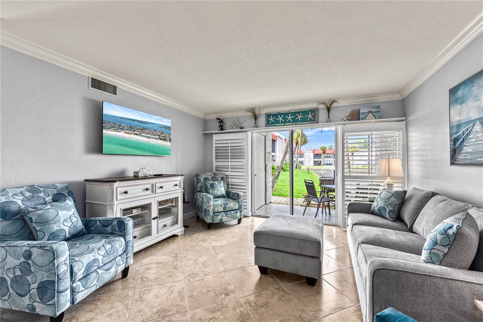 RUNAWAY BAY - Residential