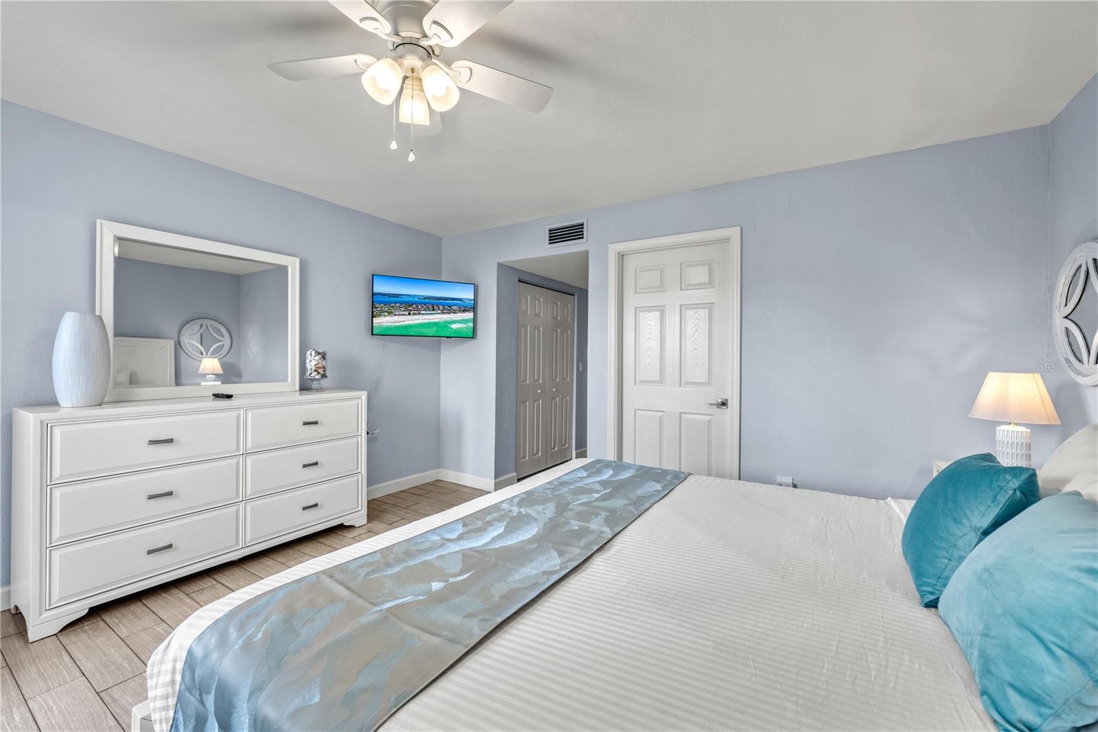 RUNAWAY BAY - Residential