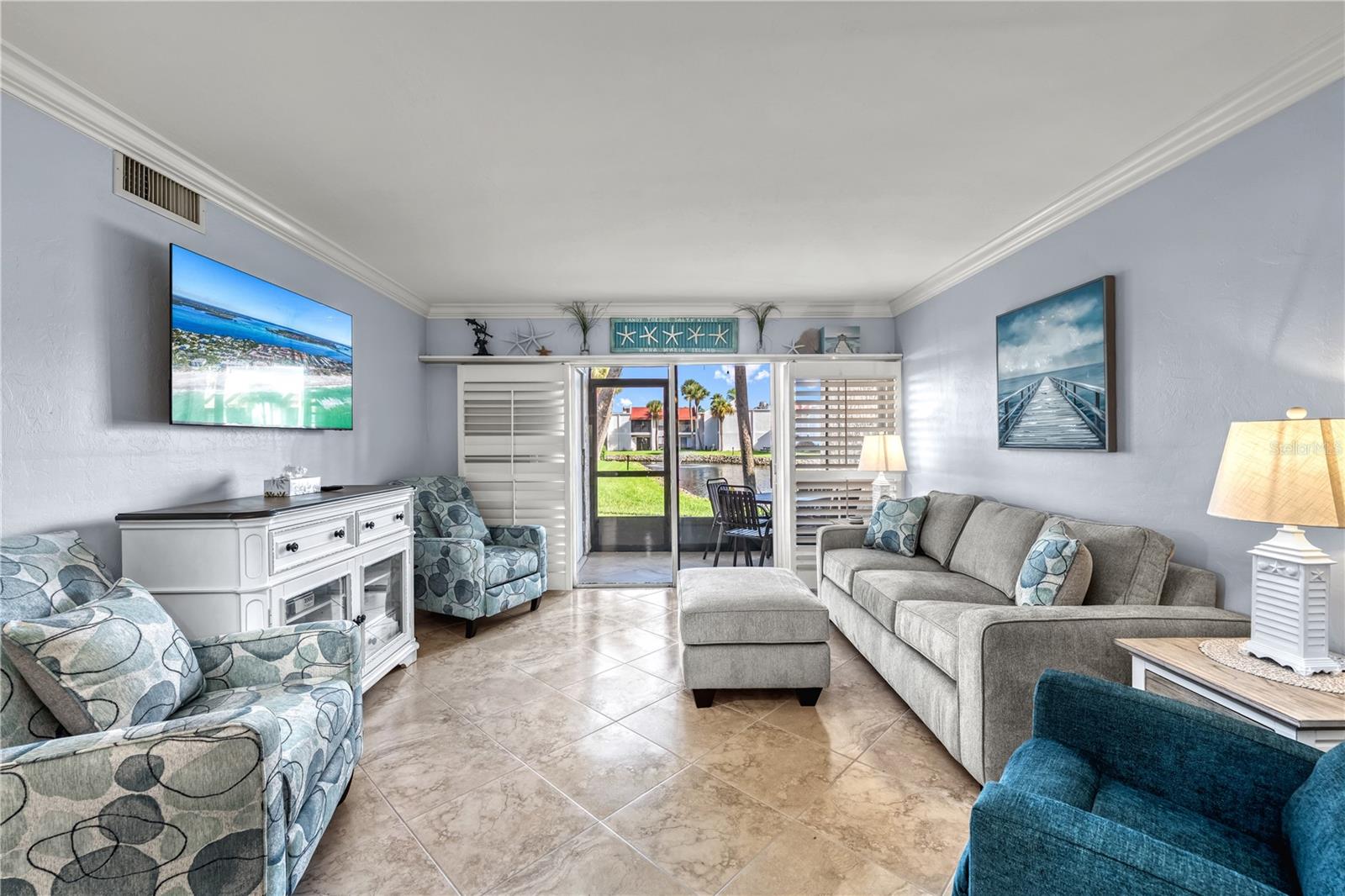 RUNAWAY BAY - Residential