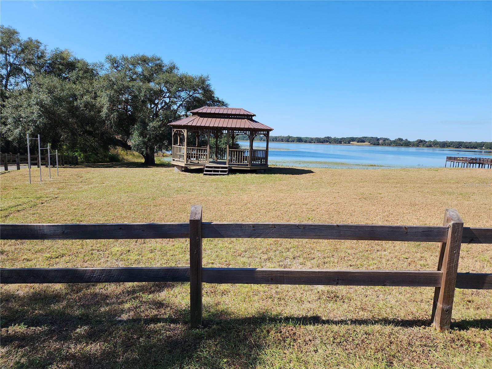 RAINBOW LAKES ESTATE - Land